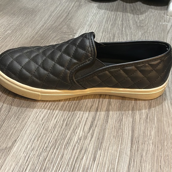 Black Steve Madden shoes - Picture 3 of 4